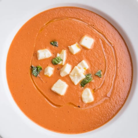 Creamy Tomato Mozzarella Soup